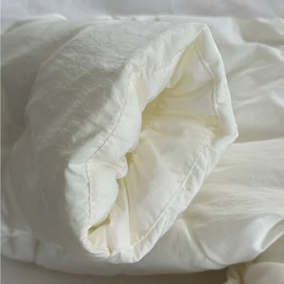 Alo Yoga Glacier Puffer Color White - Picture 7 of 7